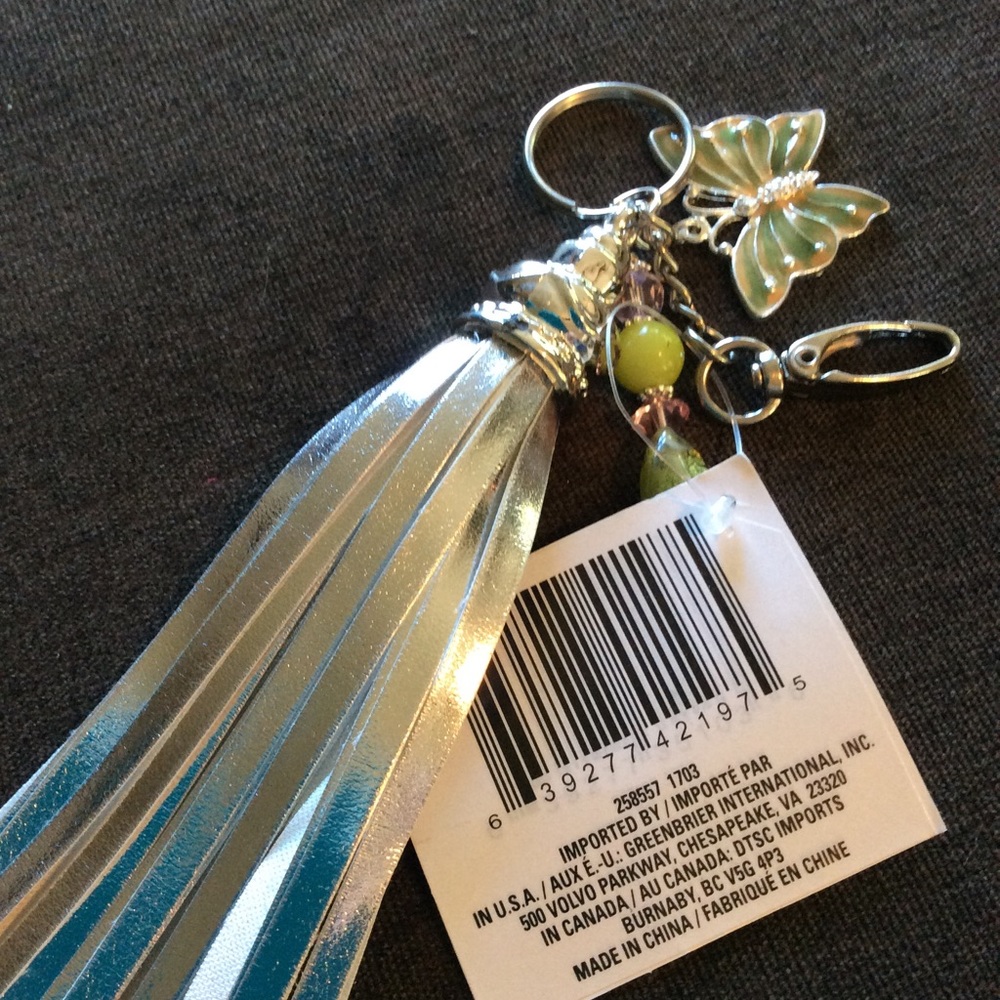 Silver vegan purse tassel with butterfly charm - Picture 5 of 7